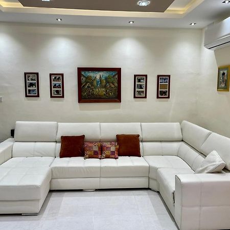 Sunrise Apt Near Beach Smarttv & Netflix Birżebbuġa Zewnętrze zdjęcie