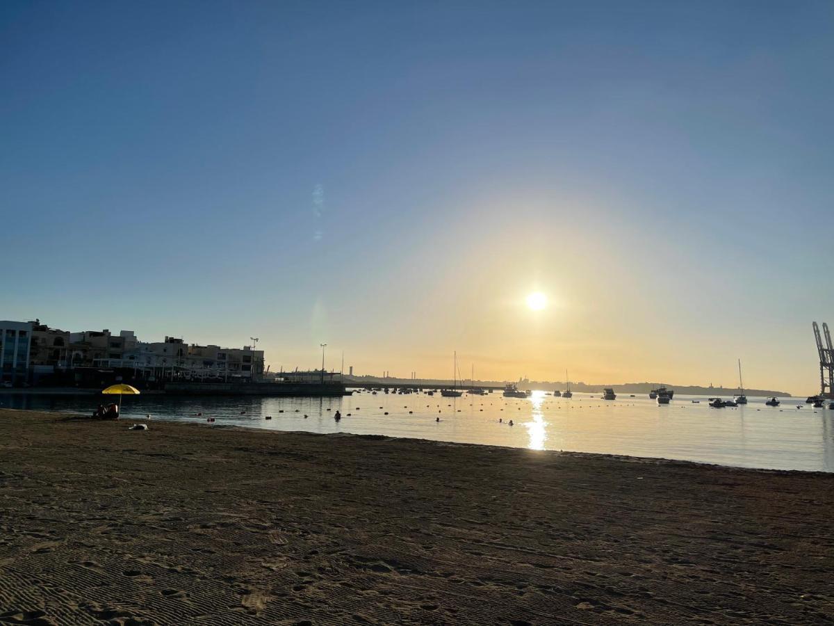 Sunrise Apt Near Beach Smarttv & Netflix Birżebbuġa Zewnętrze zdjęcie